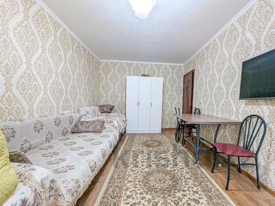 2-бөлмелі пәтер · 44 м² · 3/5 қабат, мкр Аксай-3 11 — Момышулы Толеби, бағасы: 32 млн ₸ в Алматы, Ауэзовский р-н