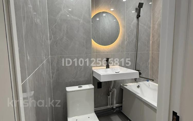1-бөлмелі пәтер · 31.2 м² · 2/5 қабат, Хамида Чурина 160, бағасы: 13.5 млн ₸ в Уральске, мкр Школьник — фото 2