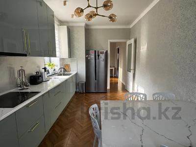 4-бөлмелі пәтер · 102 м² · 6/13 қабат, Досмухамедова 83 — А 98, бағасы: 140 млн ₸ в Алматы, Алмалинский р-н