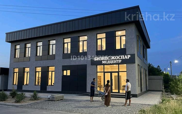 Медцентры и аптеки, кабинеты и рабочие места · 450 м² за 3 млн ₸ в Шымкенте, Абайский р-н — фото 2