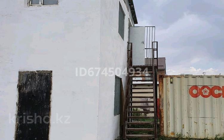 Свободное назначение, офисы, магазины и бутики, склады, салоны красоты, сельское хозяйство · 400 м² за 37.5 млн 〒 в Таразе — фото 2