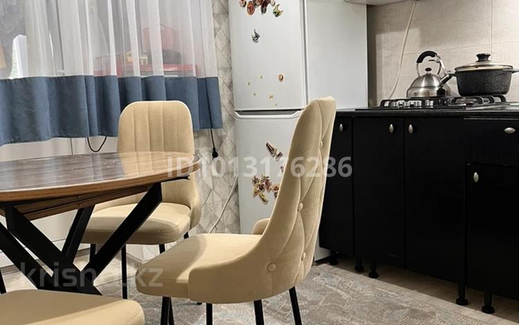 2-бөлмелі пәтер · 50 м² · 3/5 қабат, Валиханова 11, бағасы: 8 млн ₸ в Алге — фото 2