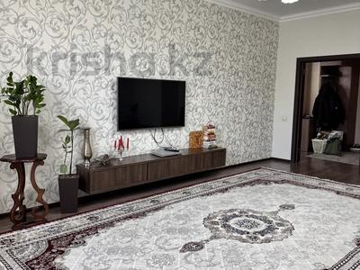 2-комнатная квартира · 95.8 м² · 10/18 этаж, Габдуллина за 45.9 млн ₸ в Астане, р-н Байконур