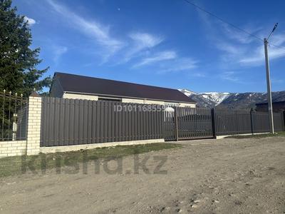 Часть дома · 5 комнат · 238 м² · 14 сот., Звёздная 19 — Рядом новая школа №11 и строится школа «Шанырак». Детский садик «Куаныш» за 58 млн 〒 в Риддере