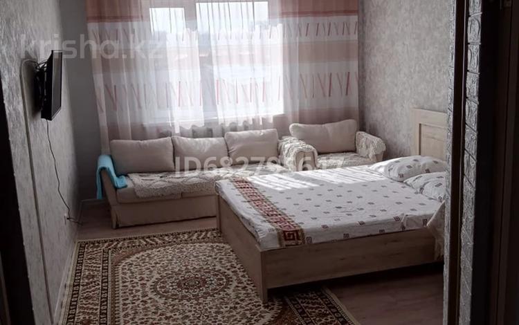 1-комнатная квартира, 40 м², 4/5 этаж посуточно, Абая за 10 000 〒 в Талгаре — фото 2