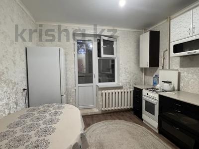 2-комнатная квартира · 60 м² · 1/5 этаж, мкр 8 58 — Марат оспанова 58 за 10 000 ₸ в Актобе
