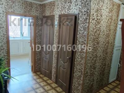 3-комнатная квартира · 70 м² · 3/3 этаж, Майкудук, 11квартал Открытая 34 — Дк за 16 млн 〒 в Караганде, Алихана Бокейханова р-н