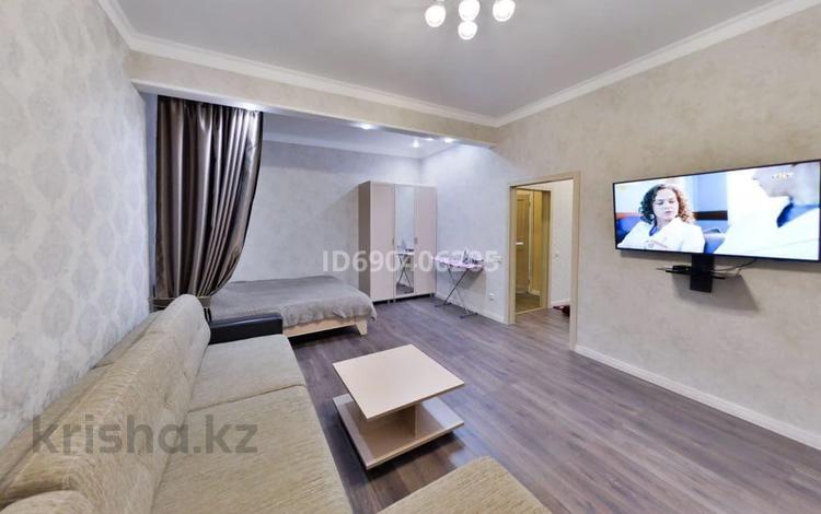 1-комнатная квартира, 45 м², 6/9 этаж посуточно, Гейдара Алиев 10/1 за 13 000 〒 в Астане, Есильский р-н — фото 2