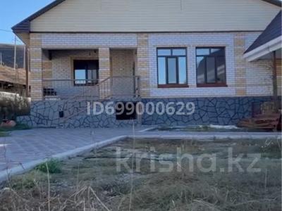 Жеке үй · 4 бөлме · 270 м² · 15 жүзд., Мухаметкарима 19 — Рэс, бағасы: 80 млн ₸ в Урджаре