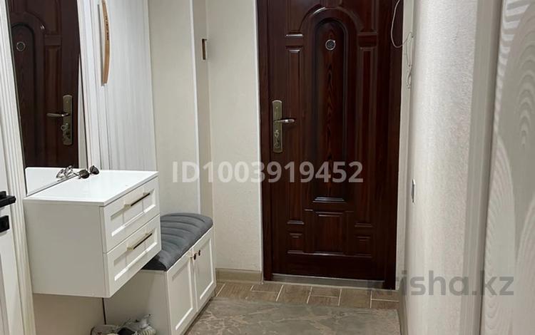 3-комнатная квартира · 58 м² · 3 этаж, 8-й микрорайон, Октябрьская 27 за 28 млн ₸ в Шымкенте, Туран р-н — фото 2
