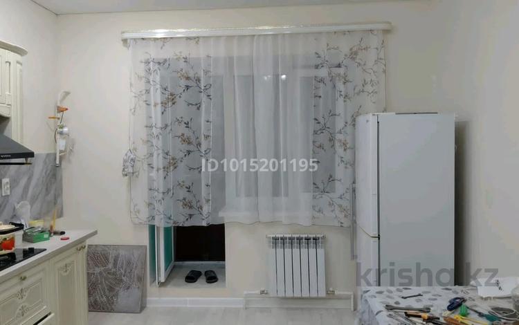 1-комнатная квартира · 63 м² · 1/9 этаж, мкр. Алтын орда, Тауелсиздик 24А — Газиза Жубанова за 200 000 ₸ в Актобе — фото 2