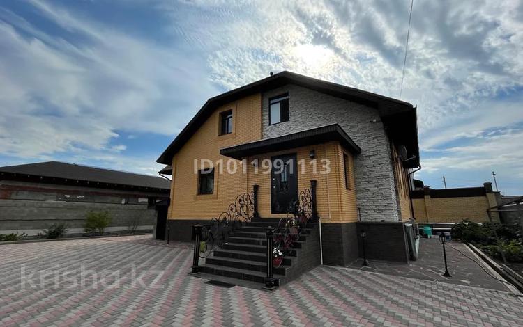 Жеке үй · 7 бөлме · 268.3 м² · 10 сот., мкр Городской Аэропорт, бағасы: 155 млн ₸ в Караганде, Казыбек би р-н — фото 2