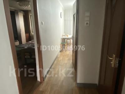 2-комнатная квартира · 46 м² · 4/5 этаж, 17-й микрорайон, 17-й микрорайон 8 — Шаяхметова, Алтын Дан магазин за 20.2 млн ₸ в Шымкенте, Аль-Фарабийский р-н