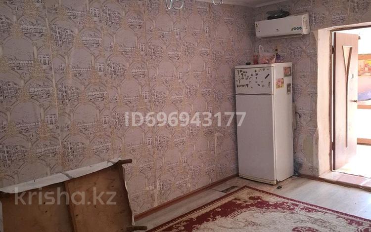 Жеке үй • 4 бөлмелер • 70 м² • 10 сот., Бірлік 13 — Магазиннің жанында, бағасы: 5 млн 〒 в Кызылтобе — фото 2