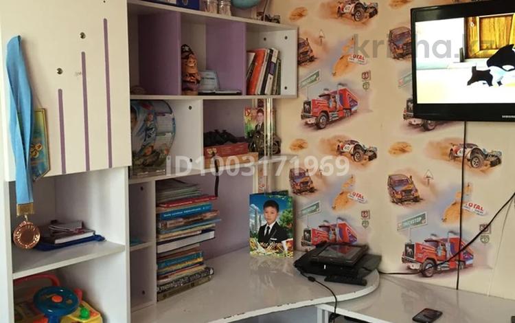 4-комнатная квартира · 90 м² · 4/5 этаж, Мкр Шашубай 21 за 55 000 〒 в Балхаше — фото 2