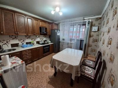 3-комнатная квартира · 86 м² · 4/5 этаж, Гастелло за 32 млн 〒 в Петропавловске