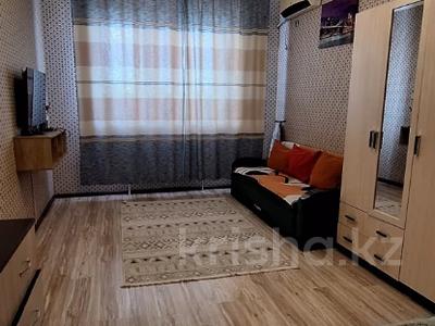 1-комнатная квартира · 45 м² · 3/5 этаж, мкр 5, Алии Молдагуловой за 17 млн ₸ в Актобе
