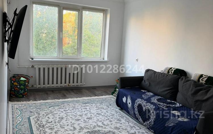 2-бөлмелі пәтер · 55 м² · 2/5 қабат, ул. Каныша Сатпаева 20 — Городского суда 2 , бағасы: 18 млн ₸ в Актобе, мкр Авиатор — фото 2