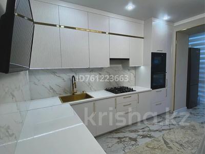 3-бөлмелі пәтер · 105 м² · 6/9 қабат, Айгүл ш/а, Громовой 16, бағасы: 47 млн ₸ в Уральске, мкр Айгуль