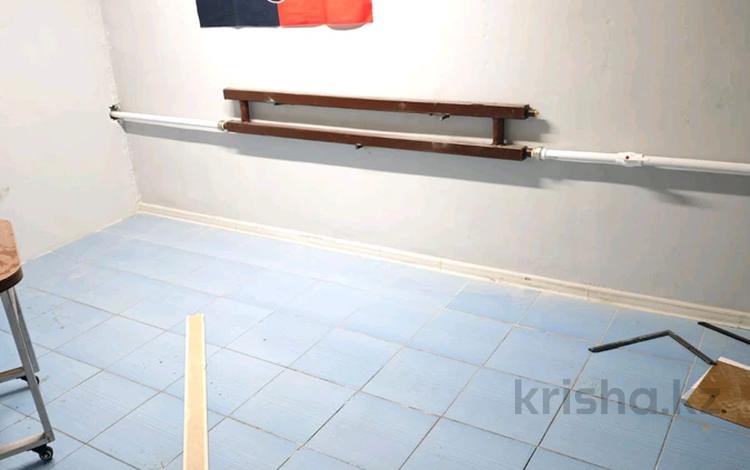 Свободное назначение, офисы, магазины и бутики, салоны красоты, кабинеты и рабочие места, студии · 80 м² за 230 000 ₸ в Алматы, Турксибский р-н — фото 2