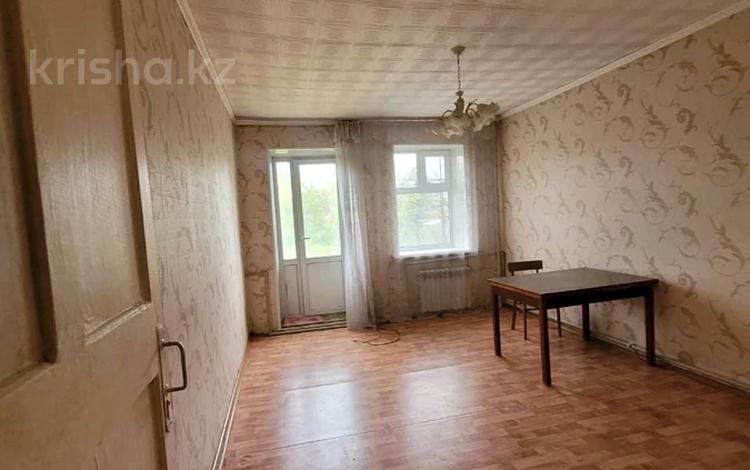 3-комнатная квартира, 56 м², 2/2 этаж, Спартака за 11.5 млн 〒 в Семее — фото 2