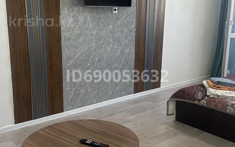 1-комнатная квартира · 30 м² · 9/9 этаж, мкр Юго-Восток, Карбышева 2 за 10 000 ₸ в Караганде, Казыбек би р-н — фото 10