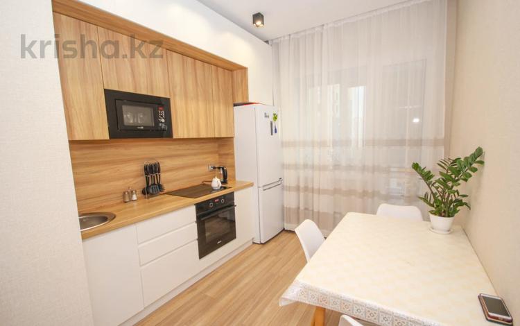 1-комнатная квартира, 40 м², 10/12 этаж, Тажибаевой 157 к4