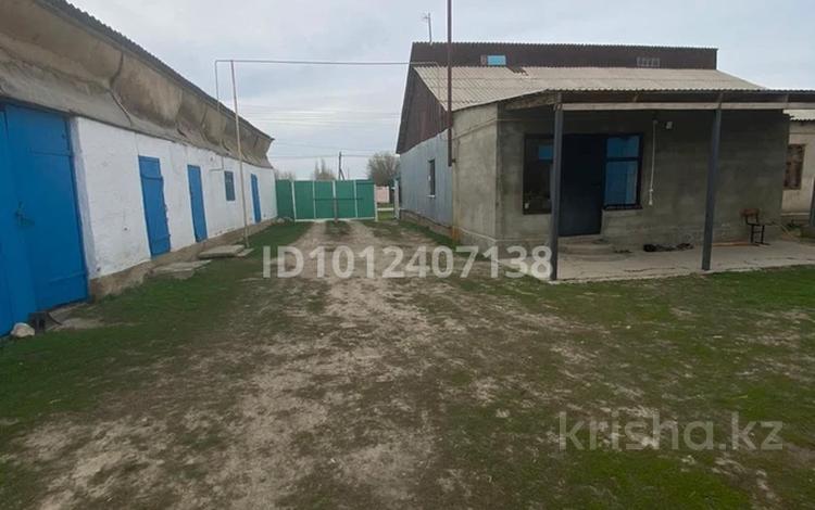Жеке үй · 5 бөлме · 200 м² · 58 жүзд., ул. Б. Момышулы 18, бағасы: 8.5 млн ₸ в Жамбылской обл. — фото 2