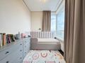3-комнатная квартира · 68.4 м² · 12/20 этаж, Туран 44/2 — ВИД ИЗ ОКНА НА ОРЫНБОР за 61 млн ₸ в Астане — фото 9