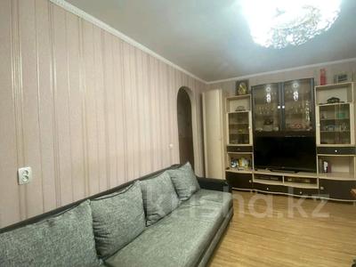 2-комнатная квартира · 48 м² · 1/5 этаж, самал 11 за 17.3 млн 〒 в Талдыкоргане, мкр Самал