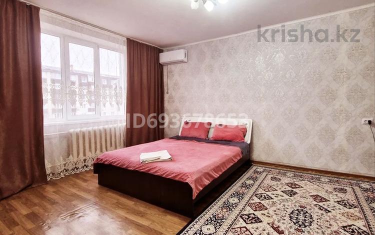 1-комнатная квартира · 52 м² · 3/5 этаж, мкр Жана Орда 25 — Магазин Коктем. 9 микрорайон. за 10 000 ₸ в Уральске — фото 13