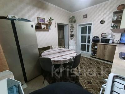 Жеке үй · 4 бөлме · 136 м² · 5 жүзд., Сман Азима 82 — Ташенова - Адырбекова, бағасы: 60 млн ₸ в Шымкенте