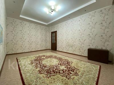 2-комнатная квартира, 47 м², 2/3 этаж, Толстого за 12.4 млн 〒 в Уральске