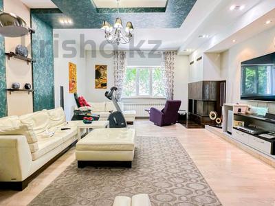 Продажа домов и дачи в Алматы: Отдельный дом · 8 комнат · 335 м² · 8 сот., мкр Таугуль-3 25 за ~ 260 млн 〒 Отдельный дом · 8 комнат · 335 м² · 8 сот., мкр Таугуль-3 25 за ~ 260 млн 〒 в Алматы, Ауэзовский р-н