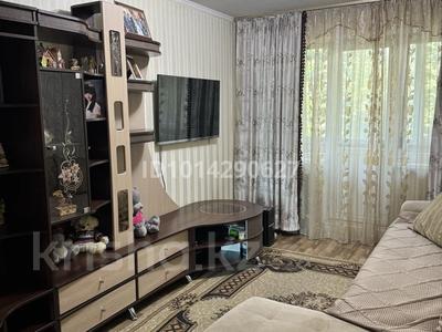 2-бөлмелі пәтер · 43 м² · 4/5 қабат, Салтанат ш/а. 27 — сейфулина-рыскулова, бағасы: 14 млн ₸ в Таразе, мкр Салтанат