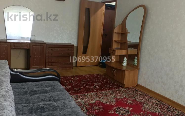 1-бөлмелі пәтер · 32 м² · 3/5 қабат, 18-шағынаудан 19 — 74, 13 школа, бағасы: 100 000 ₸ в Караганде, Алихана Бокейханова р-н — фото 2