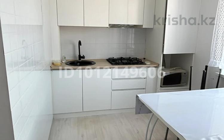 2-бөлмелі пәтер · 56 м² · 8/9 қабат, Мкр. Аэропорт 36, бағасы: 25 млн ₸ в Костанае — фото 2
