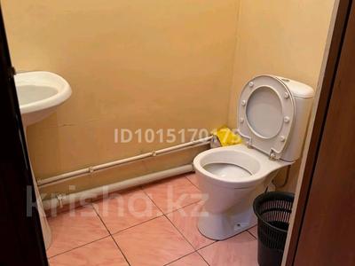 3 бөлме · 67 м² · 2/5 қабат, Кажгарская 3 28, бағасы: 80 000 ₸ в Алматы, Алмалинский р-н