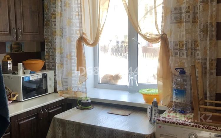 3-комнатная квартира · 56 м² · 1/2 этаж, Школьная — Школа 2 за 11 млн 〒 в Красном яре — фото 2