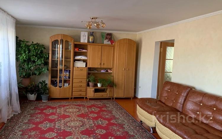 5-комнатный дом помесячно, 100 м², 8 сот., У. Усенова — Сыздыкова