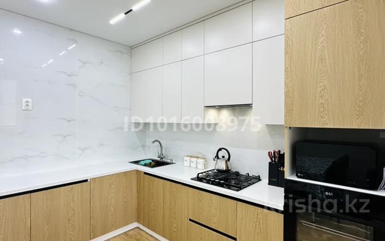 3-комнатная квартира · 114 м² · 5/5 этаж, мкр. Алтын орда 19л к1 за 37 млн ₸ в Актобе — фото 2