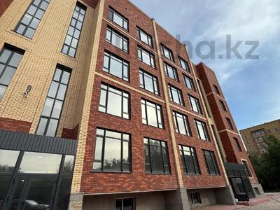 2-бөлмелі пәтер · 77 м² · 5/5 қабат, Жамакаева 150, бағасы: 33.8 млн ₸ в Семее