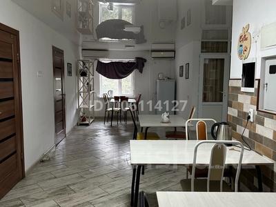 10 комнат · 20 м² · 1 этаж, Торайгырова 3/1 — Республики за 50 000 〒 в Астане, Сарыарка р-н