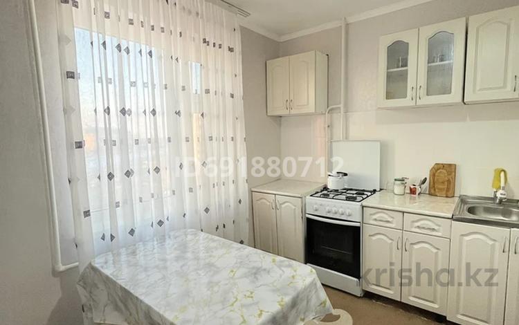 1-комнатная квартира, 35 м², 6/9 этаж, мкр 11