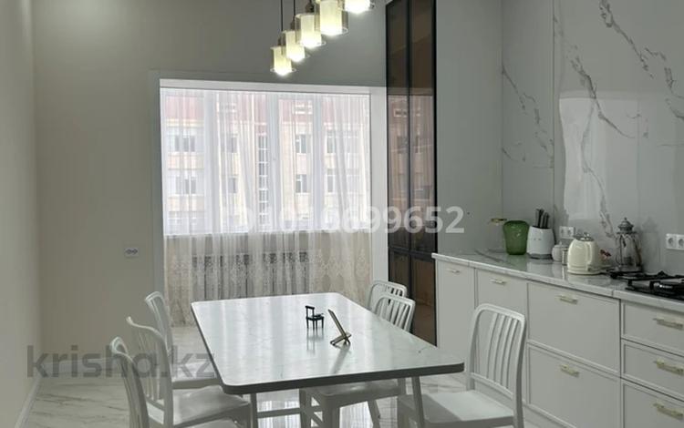2-бөлмелі пәтер · 82 м² · 4/5 қабат, 34-й мкр 12, бағасы: 35 млн ₸ в Актау — фото 11