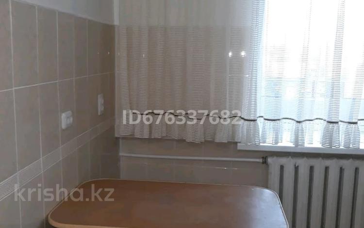 1-комнатная квартира · 34 м² · 5/5 этаж, Майкудук, 18й микрорайон 12 за ~ 8.2 млн 〒 в Караганде, Алихана Бокейханова р-н — фото 2
