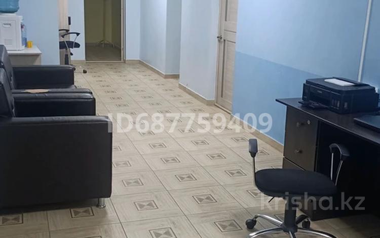 Офисы, магазины и бутики, склады, салоны красоты · 164 м² за 500 000 ₸ в Астане, Есильский р-н — фото 2