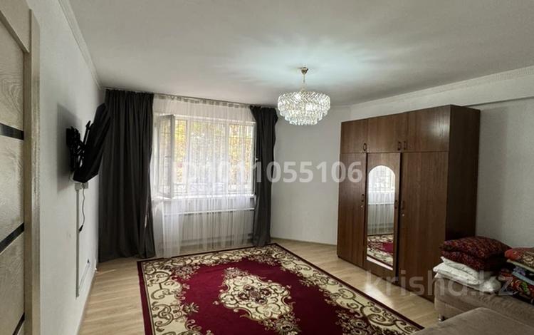 1-комнатная квартира · 52 м² · 1/5 этаж, мкр Думан-2 10 за 250 000 〒 в Алматы, Медеуский р-н — фото 2