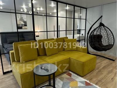 2-комнатная квартира · 45 м² · 2/5 этаж, Бухар Жырау 50 — Сзади ТД «Абзал» за 25 000 ₸ в Караганде, Казыбек би р-н