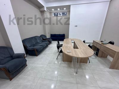 Свободное назначение, офисы, магазины и бутики, салоны красоты, медцентры и аптеки, образование, развлечения, конференц-залы, кабинеты и рабочие места, студии · 65 м² за 180 000 〒 в Актау, 20-й мкр